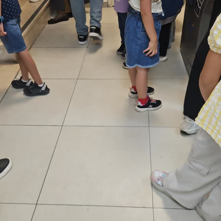 Sultangazi Kaşif Çocuk'ta Veliler İçin Yetersiz Bekleme Alanı