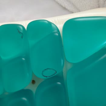 Ayıplı Jel Yastıkta Siyah Lekeler Ve Mağazanın İade Reddi