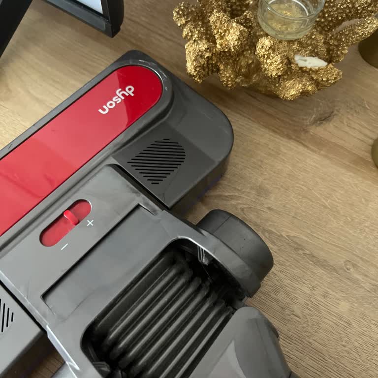 Dyson Süpürge Başlığı Kırıldı, Garanti İşlemi Fatura İstendiği İçin Reddedildi