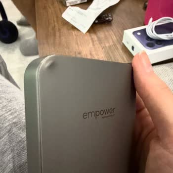 Defolu Hediye Powerbank İçin Mağazanın Kaba Tutumu Ve Sorumluluğu Müşteriye Atması