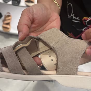Üç Kez Bozuk Sandalet, İade Ve Açıklama İsteği