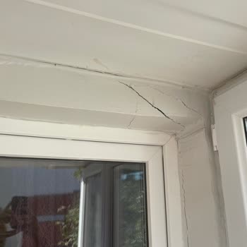 Ünver İnşaat'ın Yıkım Çalışması Sırasında Balkon Hasarı Ve Uzun Süreli Cevapsızlık