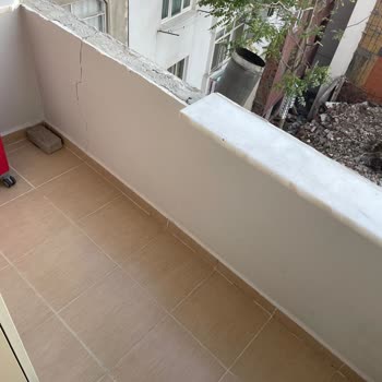Ünver İnşaat'ın Yıkım Çalışması Sırasında Balkon Hasarı Ve Uzun Süreli Cevapsızlık
