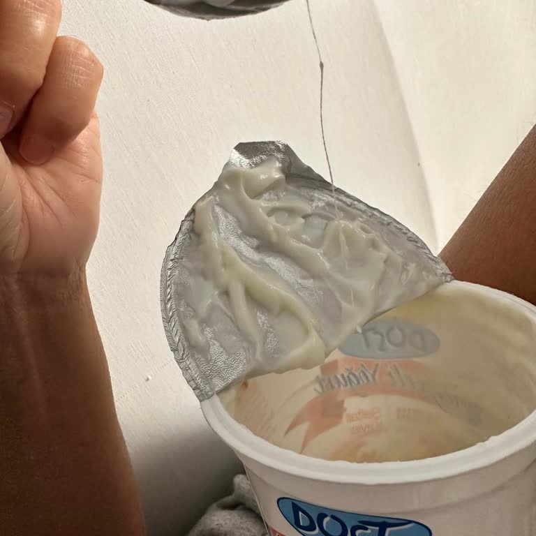 Dost Meyveli Yoğurtta Kıl Tespiti Beni Sağlık Endişesine Soktu