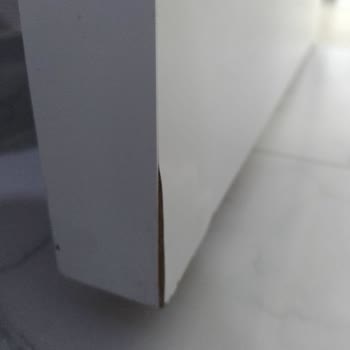 Lagün Kapı’nın Ambalajsız Yağmurlu Teslimatı Sonrası Hasarlı Kapılar