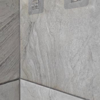 Glint Banyo Temizleyicisi Fayanslarda Kalıcı Lekeler Oluştu