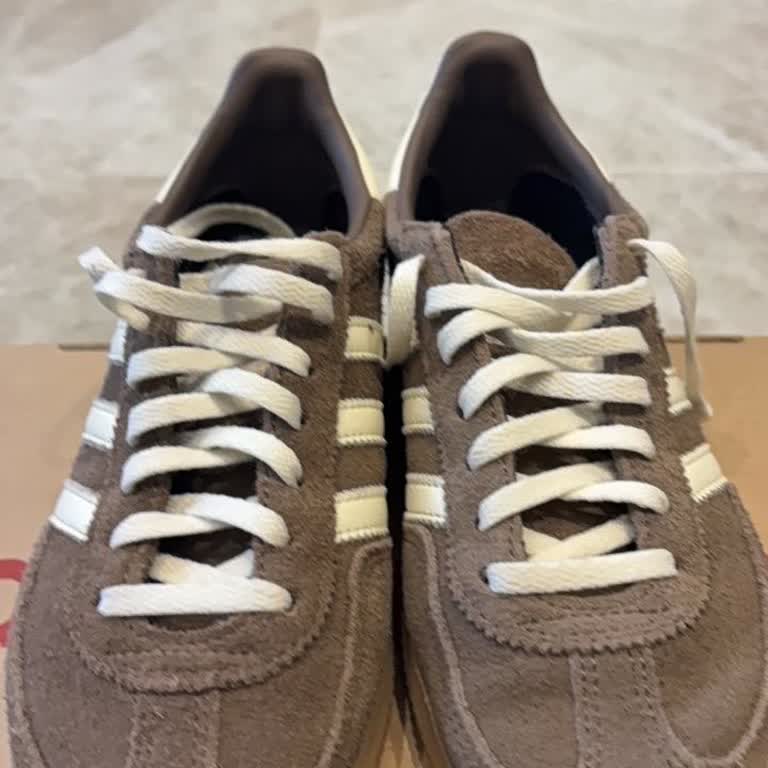 Adidas Ayakkabısında Erken Renk Solması Ve Mağaza Reddi