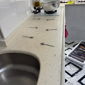 ÇimStone Tezgahı Kısa Sürede Çatlak, Sararma Ve Yüzey Bozulması Yaşıyor