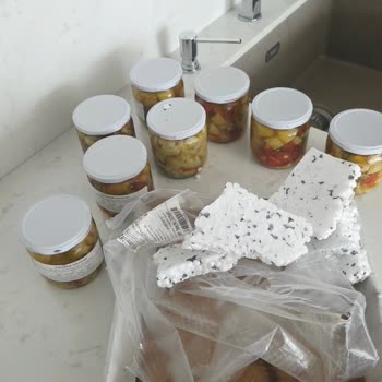 Aşırı Tuzlu Ve Acı Enginar Salatası Kılçıklı Ve Sızdıran Kavanozlar Nedeniyle İade Talebi