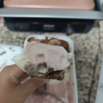 Mis Dondurmasında Saç Teli Görmek Hijyen Endişesi Yarattı