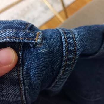 İkinci Kullanımda Delik Açan Denim Pantolonun Değişimi Talebi