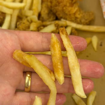 Popeyes Şubesinde Bayat Ve Eksik Sipariş, Tam İade Talebi