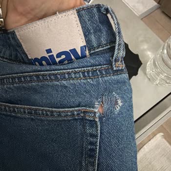 Mavi Pantolonun Ceplerindeki Üretim Hatası Mağaza Tarafından Reddedildi