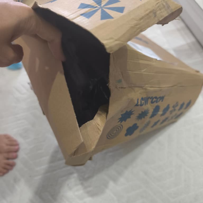 Kargo Paketi Yırtık Ve Ürünler Defolu, Müşteri Hizmetleri Cevapsız
