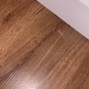 Rabi Mobilya Gardırop Aynaları Düşerek Çocukları Tehlikeye Attı
