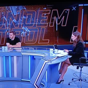 Now TV Gündem Futbol Sunucusunun Kıyafeti Ahlak Dışı