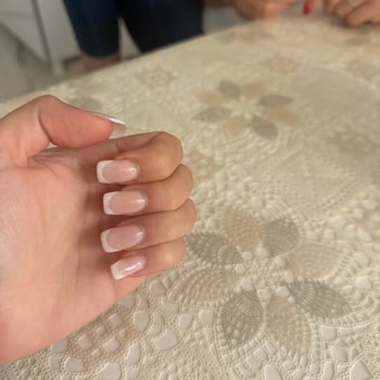Tamamlanmayan Protez Tırnak İşlemi Ve Sahip Tarafından Tehdit