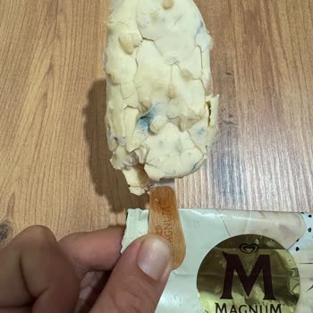 Küflü Magnum Mini Beyaz Dondurması Sağlık Endişesi Ve Cevapsız Şikayet
