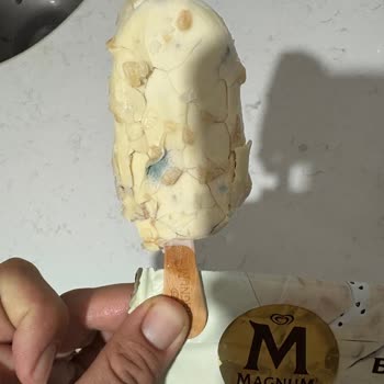 Küflü Magnum Mini Beyaz Dondurması Sağlık Endişesi Ve Cevapsız Şikayet