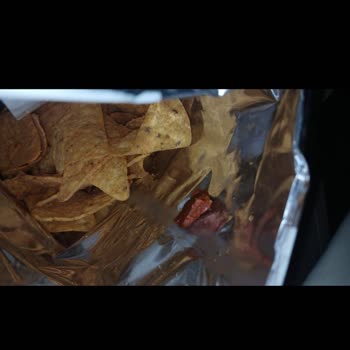 Doritos Cipsinde Sert Cisim Dişimi Yaraladı