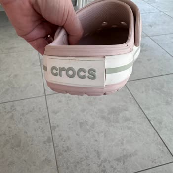 Crocs Terlikte Üretim Hatası Ve A101'te Uzayan İnceleme Süreci