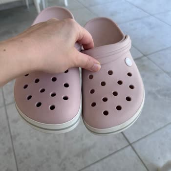 Crocs Terlikte Üretim Hatası Ve A101'te Uzayan İnceleme Süreci