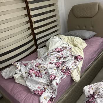 Prestij Konuk Evi Resepsiyondaki Görevlinin Tavrı Son Derece Kaba Ve Saygısızdı
