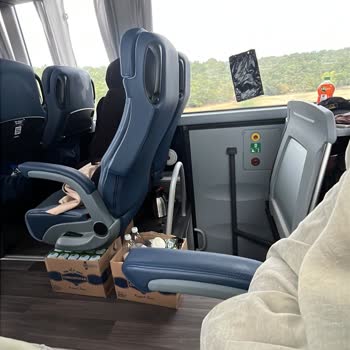 Otobüste Hijyen Aksaklığı: Yolcu Ve Muavinin Poşet İçinde İdrar Yapması