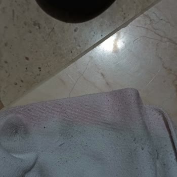 Twigy Sane Terliği Çoraplarda Kırmızı Lekeler Bırakıyor