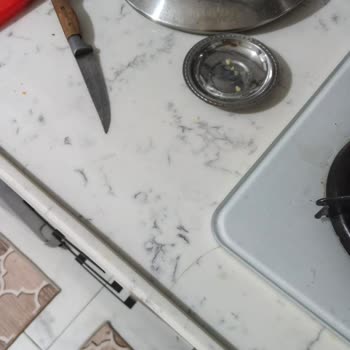 Garanti Verilen Kuvars Tezgahım Çatladı, Müşteri Hizmetinden Yanıt Gelmiyor