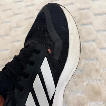 Kısa Sürede Deformasyon Gösteren Adidas Runfalcon 5 Ayakkabının Garanti Değişim Talebi