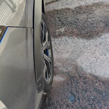 Renault Yetkili Serviste Güvensiz Onarım Ve Çamurluk Parçası Eksikliği