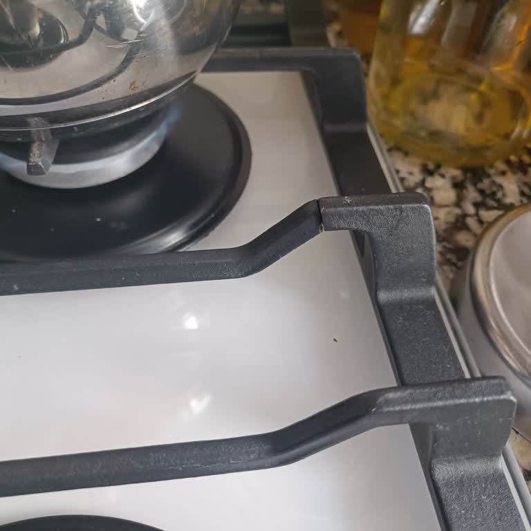 Samsung Ankastre Ocak İzgarasında Çatlak: Güvenlik Endişesi Ve Ücretsiz Değişim Talebi