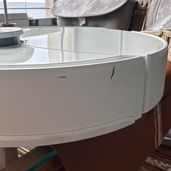Kirli Ve Çizik Gelen Robot Süpürge İçin Yeniden Değişim Veya İade Talebi