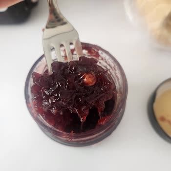 Pols Gurme Reçelde Kırık Kabuk Parçaları Diş Eti Yaraladı Ve Sağlık Riski