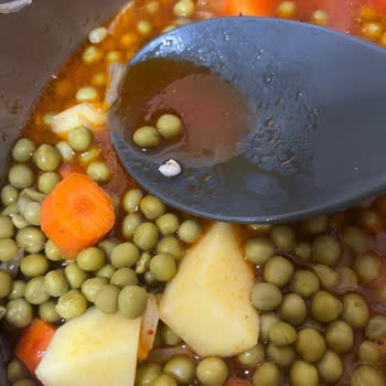 Bezelye Konservesinde Salyangoz Ve Kötü Koku: Hijyen Sorunu