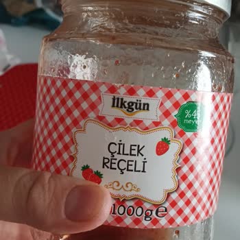 BİM İlkgün Çilek Reçelinde Kıl Çıktı