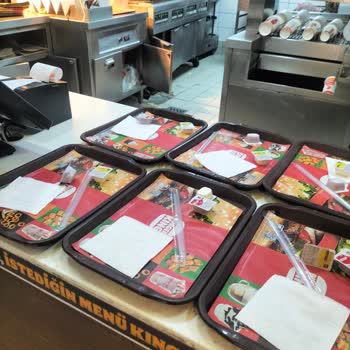 Ağrı Burger Merkez Şubesinde Hijyen Sorunları Ve Temizlik İhmalı