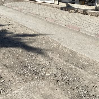 KASKİ'nin Çalışmaları Sonrası Bozuk Yol Ve Kaldırımlar İçin Hızlı Onarım Talebi