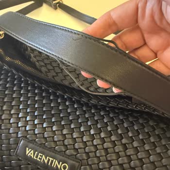 Valentino Çantamda Kısa Sürede Bozulma Ve Bilgilendirme Eksikliği