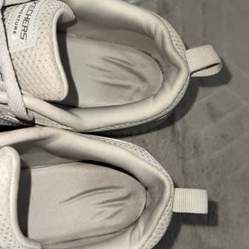 Skechers Hillcrest Ayakkabısında Erken Kırılma Ve Yırtılma Değişim Talebi