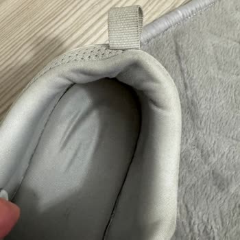 Skechers Hillcrest Ayakkabısında Erken Kırılma Ve Yırtılma Değişim Talebi