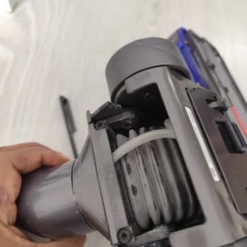 Dyson Süpürge Başlığı Kırıldı Ve Çekim Gücü Azaldı