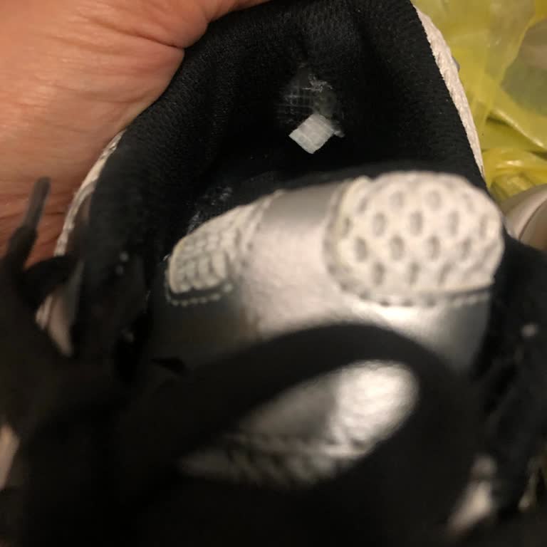 Kısa Sürede Deforme Olan Reebok Ayakkabıya İade Ve Değişim Talebi