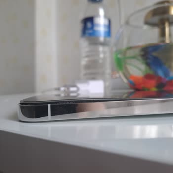 İPhone 13 Pro Max Sürekli Arızalarla Ayıplı Ürün Ve Hızlı Ücret İadesi Talebi