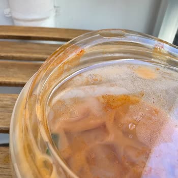 Starbucks, Pumpkin Spice con Exceso de Color Naranja y Colorante