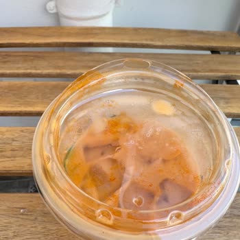 Starbucks, Pumpkin Spice con Exceso de Color Naranja y Colorante