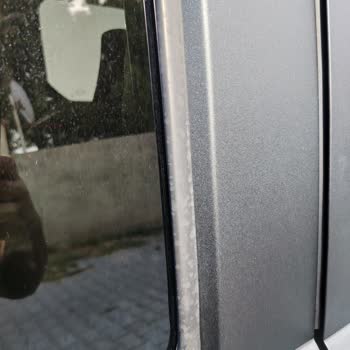 Yeni Aracın Plastik Parçası Boya Hasarına Neden Oldu