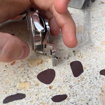 Wesse Saat Kordonu Tekrarlayan Kırılmalarla Garanti Hakkı Gözardı Edildi