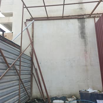 Patlayan Kanalizasyon Hattı Onarılmıyor, Sürekli Koku Ve Su Sızıntısıyla Yaşıyoruz